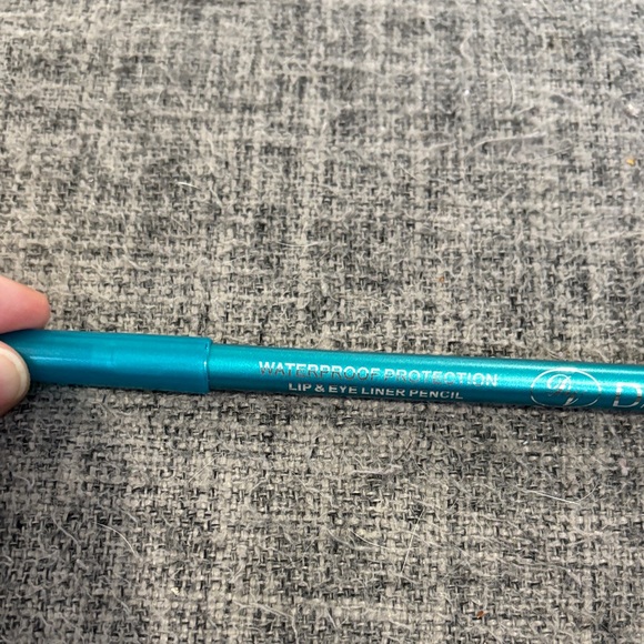 NWT Kinsley Armelle Earrings, Jeffree Star Prick Lipstick, and Eyeliner Bundle - Picture 5 of 5